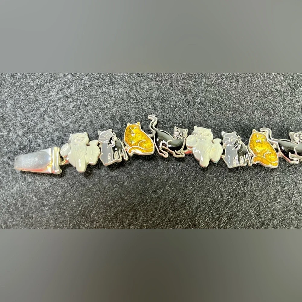 Charming Cat Enamel bracelet - Black, White, Gold